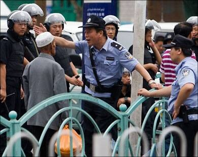 الصين تمنع طلبة وموظفي إقليم شينجيانغ من الصيام
