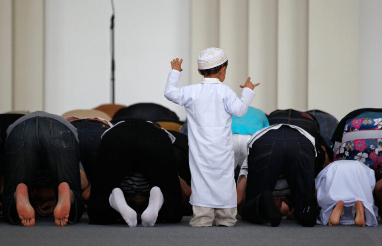 What Could Be Done If a Child Blocks the Place of Prostration?