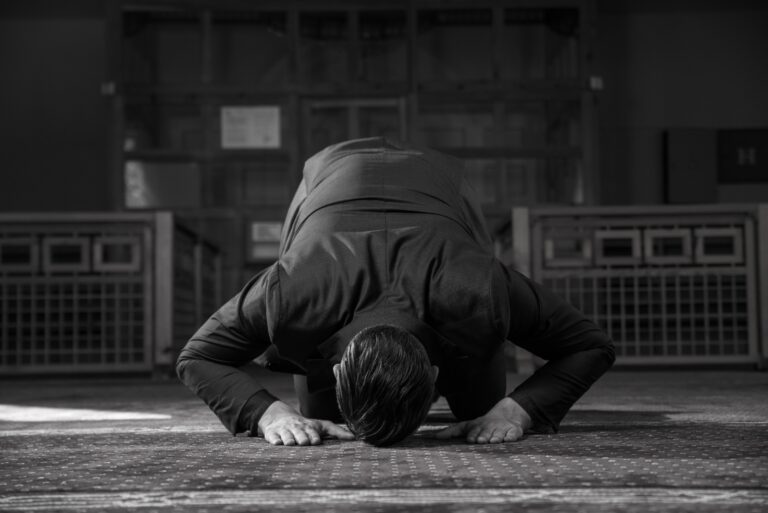 How To Make Sujud As-Sahw Correctly?
